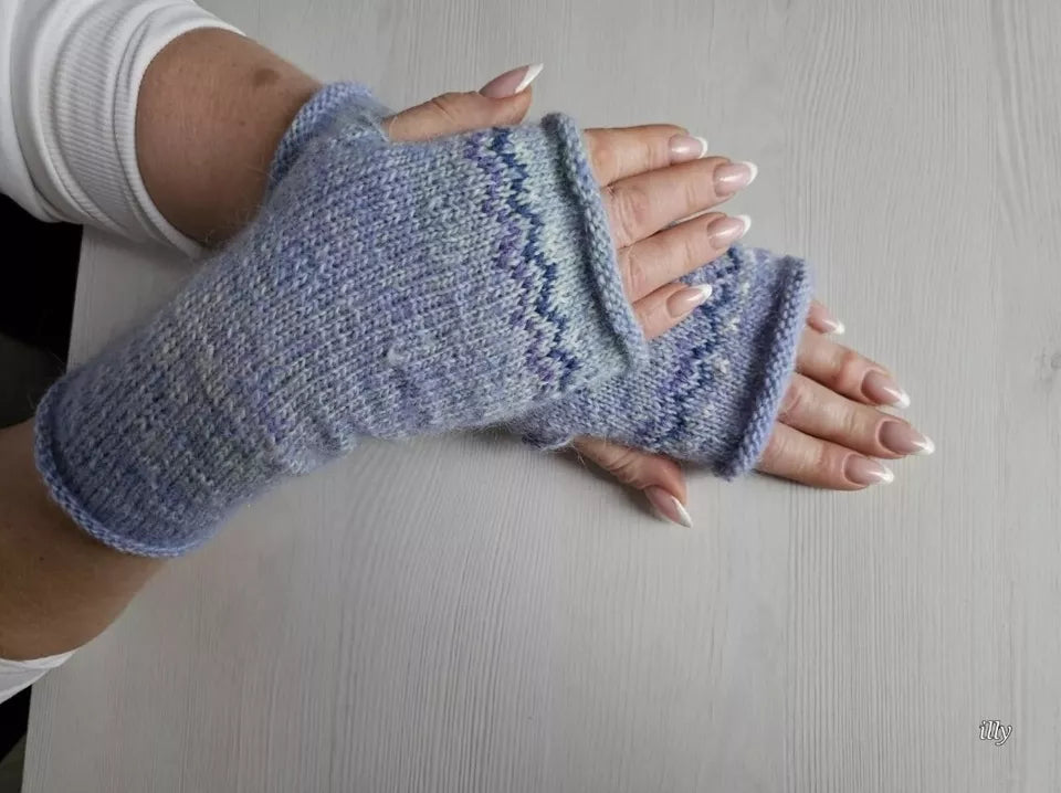 Women's Fair Trade Hand Knitted Woolen Wrist Warmers Fingerless Gloves Sheep