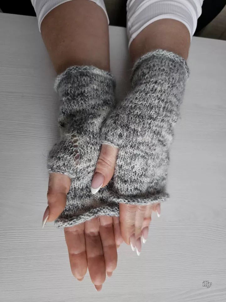 Women's Hand Knitted Woolen Wrist Warmers Fingerless Gloves Wool