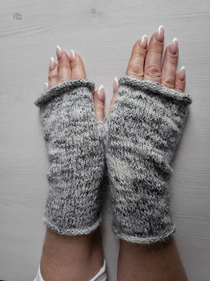 Women's Hand Knitted Woolen Wrist Warmers Fingerless Gloves Wool